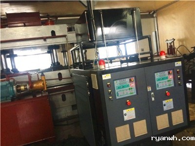 内饰件压板加热模温机 (10)