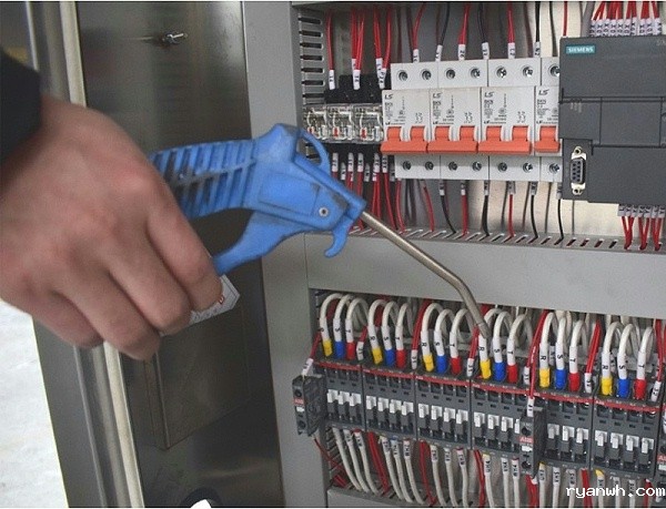 模温机除尘保养