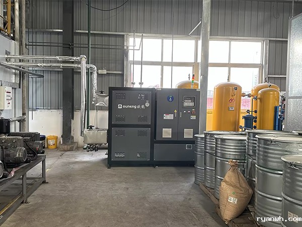 热熔胶管道控温反应釜油式模温机