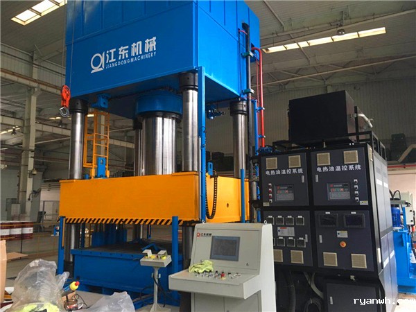 冷热温度系统模温机详解「必威app精装版苹果版下载安装教程机械」行业开拓者