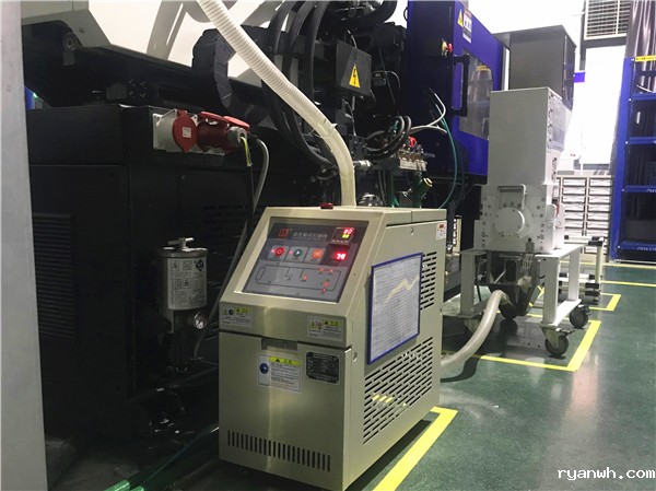 运水式模温机温度与压力有什么关系？「必威app精装版苹果版下载安装教程机械」安全有保障