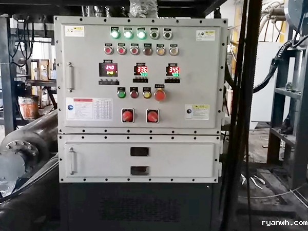 超高温油式模温机为碳钎维产品生产控温，远程操控