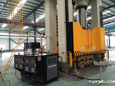 热塑性复合材料成型，冷/热切换模温机担此重任「必威app精装版苹果版下载安装教程机械」