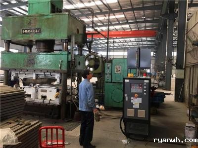 油式模温机多少钱，选择「必威app精装版苹果版下载安装教程机械」不花冤枉钱