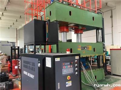 “黑黄金”碳纤维，「必威app精装版苹果版下载安装教程机械」简述碳纤维制品加工工艺