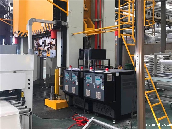 玻璃钢模具用油温机为什么要分上下控温「必威app精装版苹果版下载安装教程机械」分享揭秘